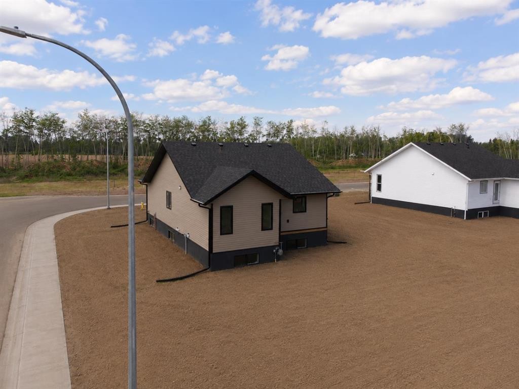 11113 104 Ave, La Crete, AB - Outdoor