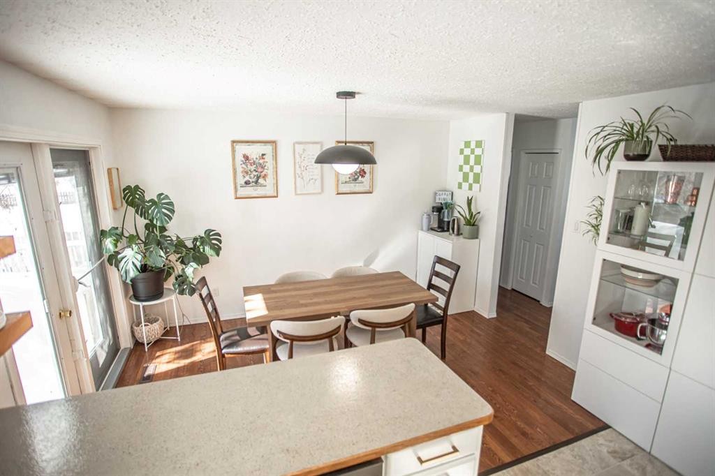 10403 106 Avenue, High Level, AB - Indoor Photo Showing Dining Room