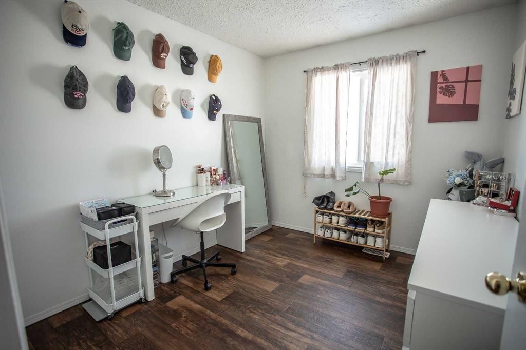 10403 106 Avenue, High Level, AB - Indoor Photo Showing Other Room