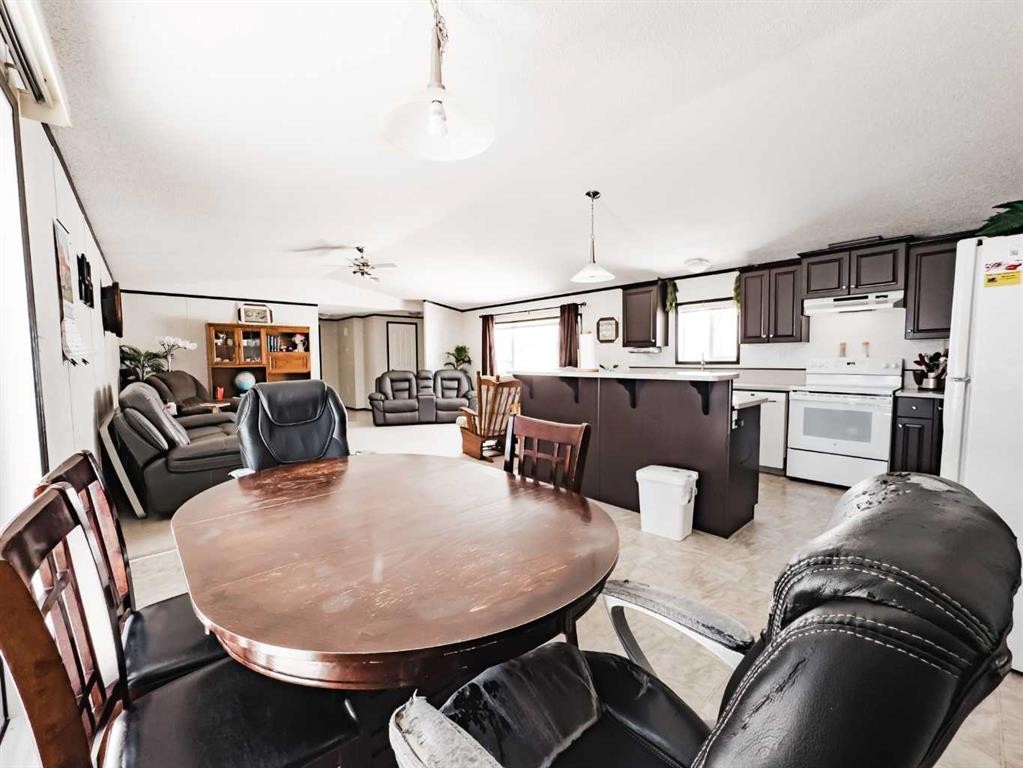 893029 Range Rd 232, Manning, AB - Indoor Photo Showing Dining Room