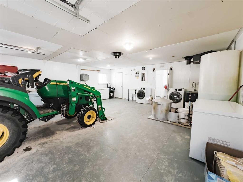 893029 Range Rd 232, Manning, AB - Indoor Photo Showing Garage