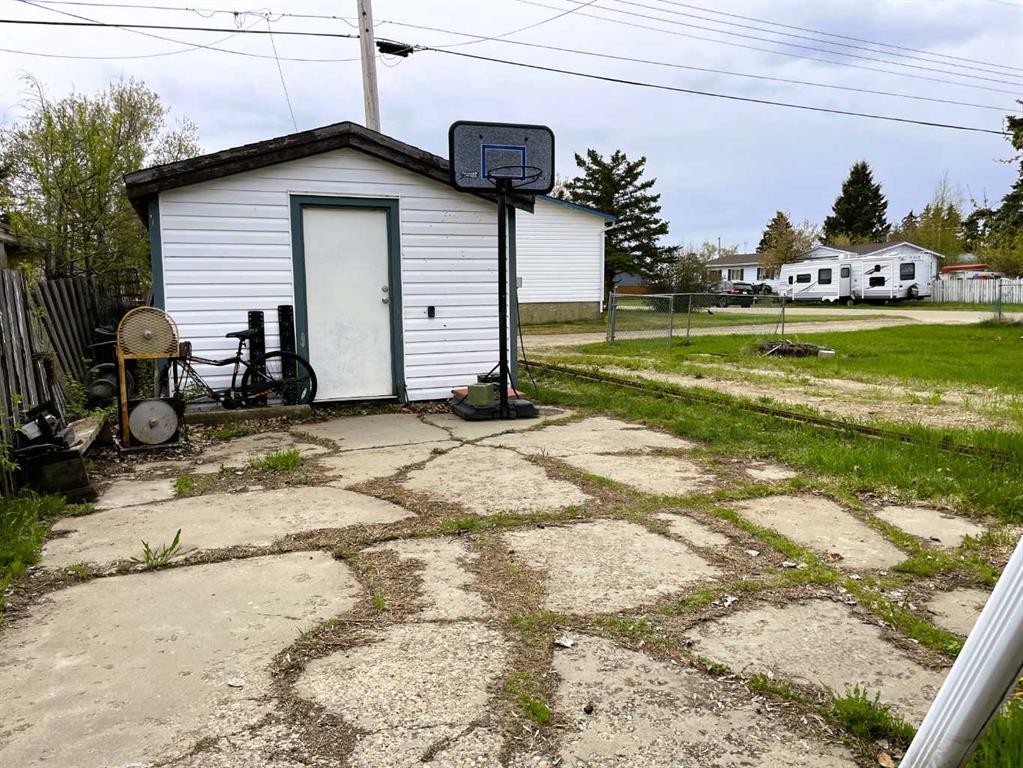 4521 50 Avenue, Grimshaw, AB - Outdoor