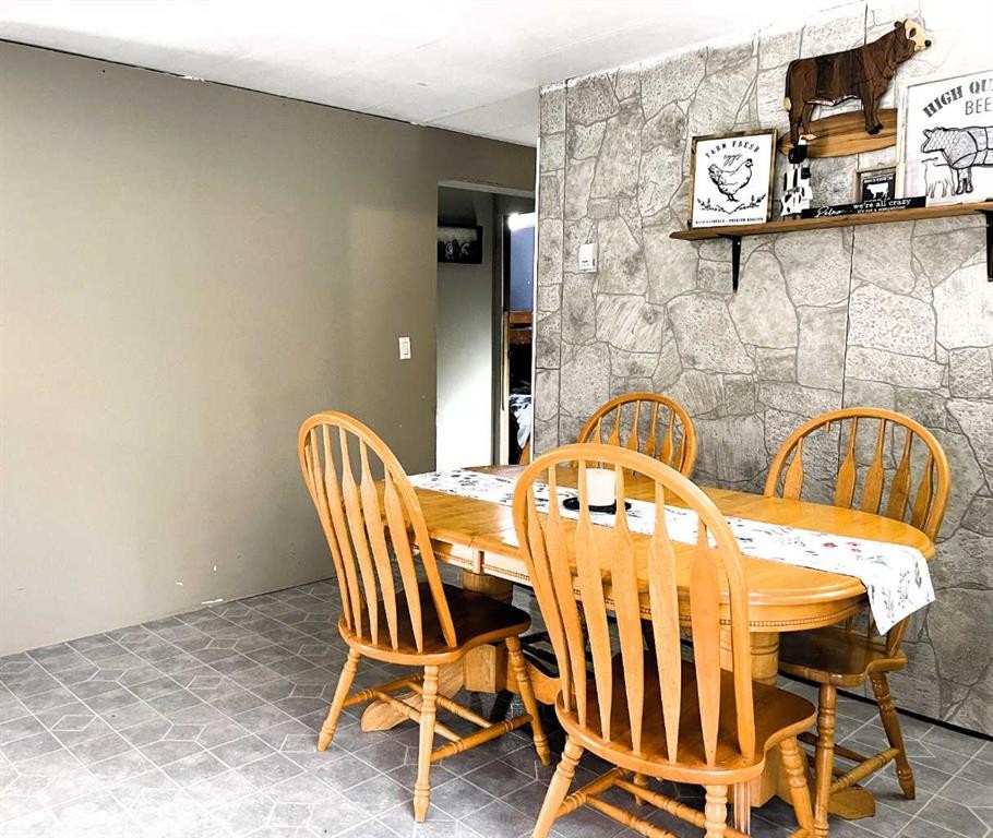 4521 50 Avenue, Grimshaw, AB - Indoor Photo Showing Dining Room