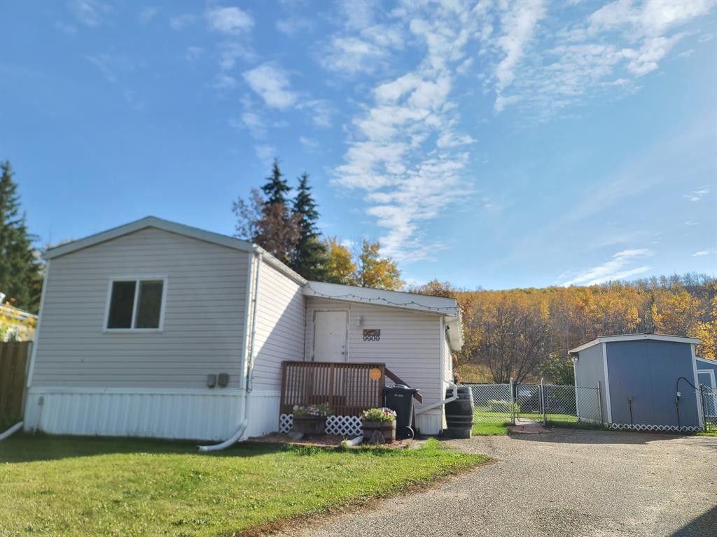 9909 80 Avenue, Peace River, AB - Outdoor With Exterior