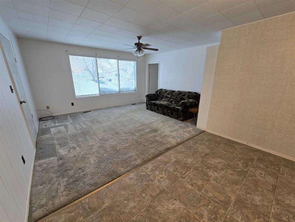 5208 55 Avenue, Grimshaw, AB - Indoor Photo Showing Other Room
