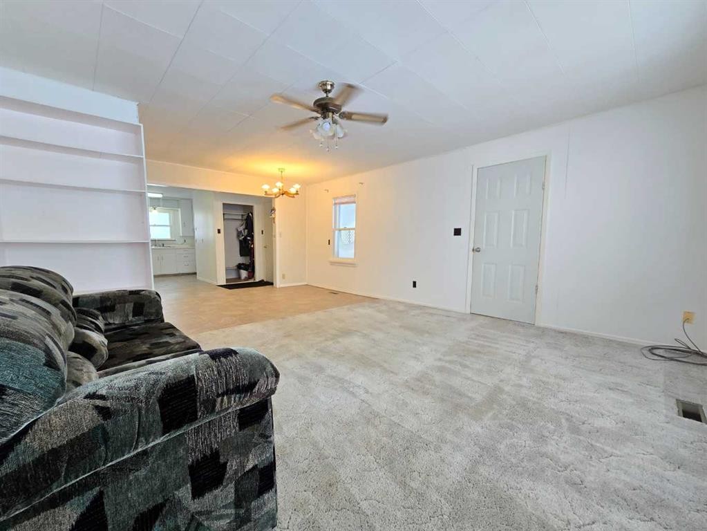 5208 55 Avenue, Grimshaw, AB - Indoor