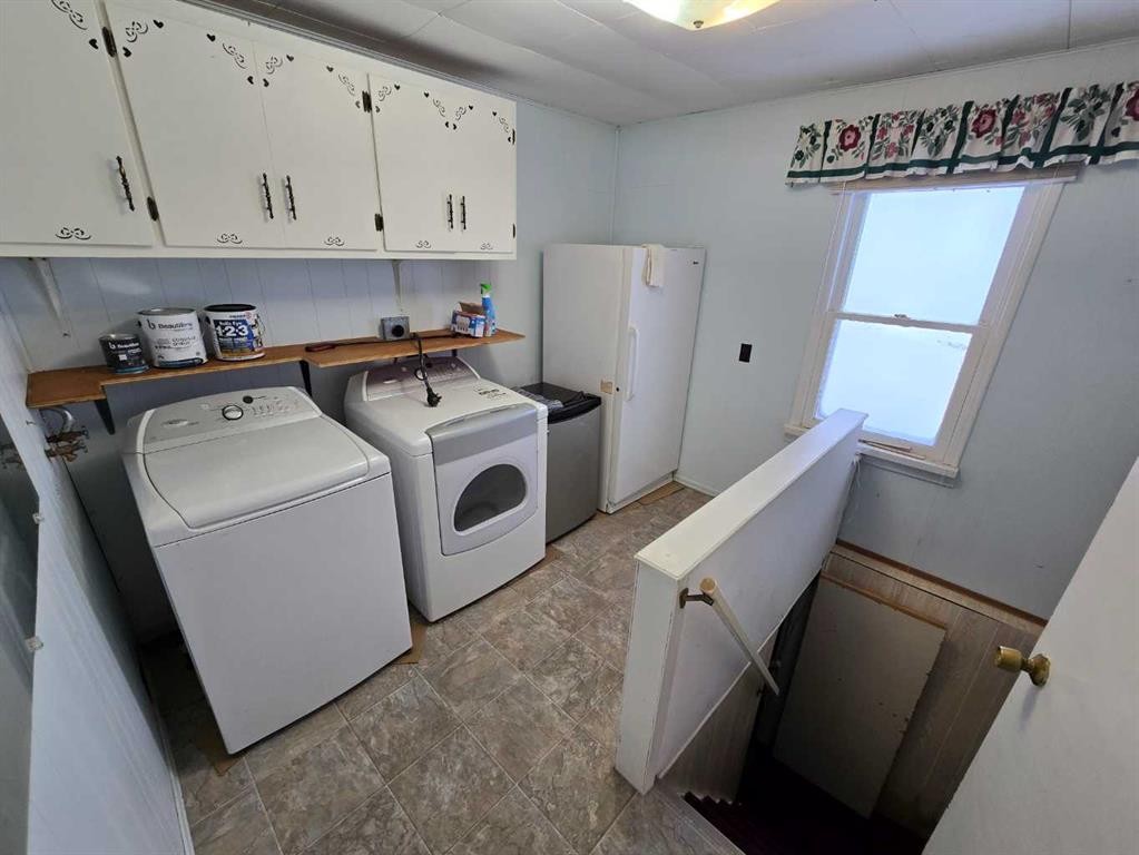 5208 55 Avenue, Grimshaw, AB - Indoor Photo Showing Laundry Room