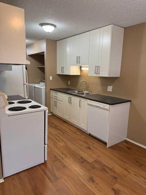 101-11114 Hoppe, Grande Cache, AB - Indoor Photo Showing Other Room