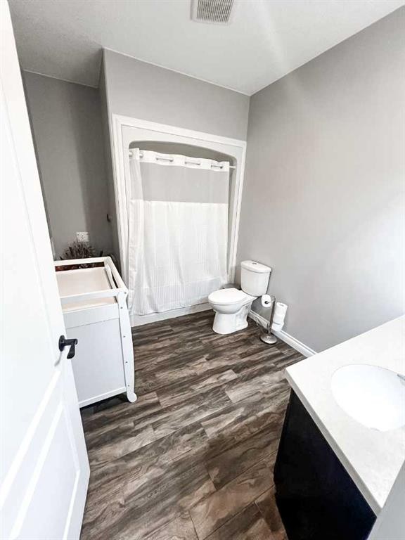 9110 100 Ave, La Crete, AB - Indoor Photo Showing Bathroom