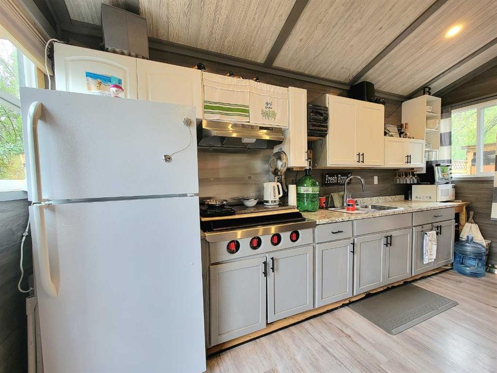 101A Hwy 2, Faust, AB