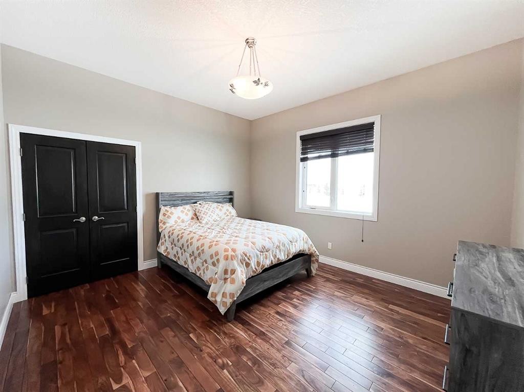 1-914033 Rr 234, Manning, AB - Indoor Photo Showing Bedroom