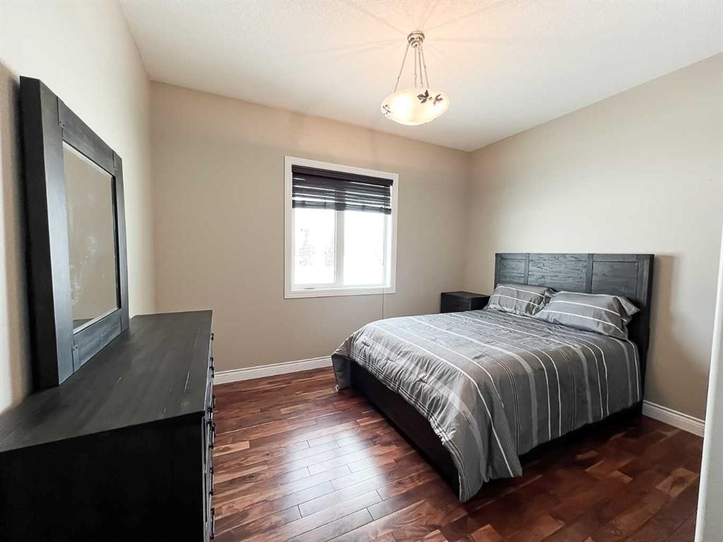 1-914033 Rr 234, Manning, AB - Indoor Photo Showing Bedroom