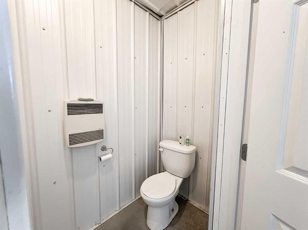 1-914033 Rr 234, Manning, AB - Indoor Photo Showing Bathroom