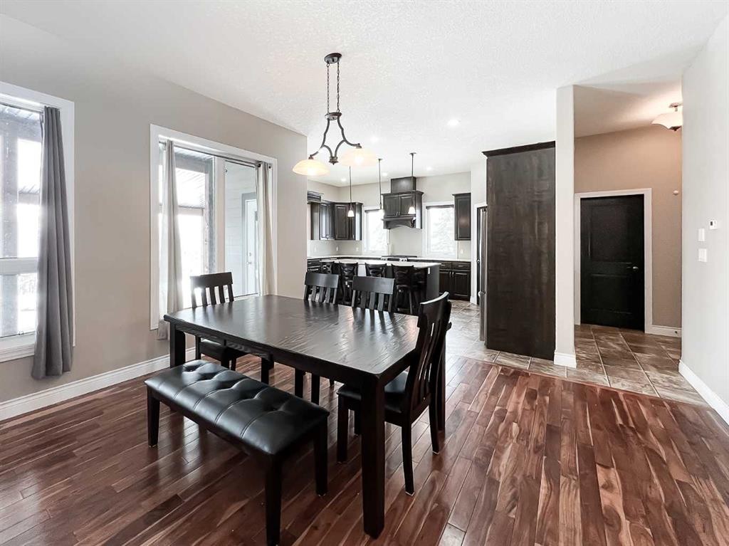 1-914033 Rr 234, Manning, AB - Indoor Photo Showing Dining Room