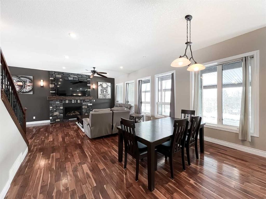 1-914033 Rr 234, Manning, AB - Indoor Photo Showing Dining Room