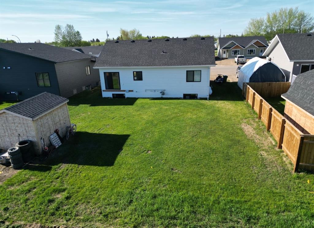 10406 105 Ave, La Crete, AB - Outdoor