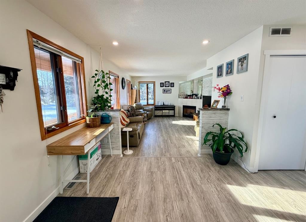 9202 95 Ave, La Crete, AB - Indoor Photo Showing Other Room