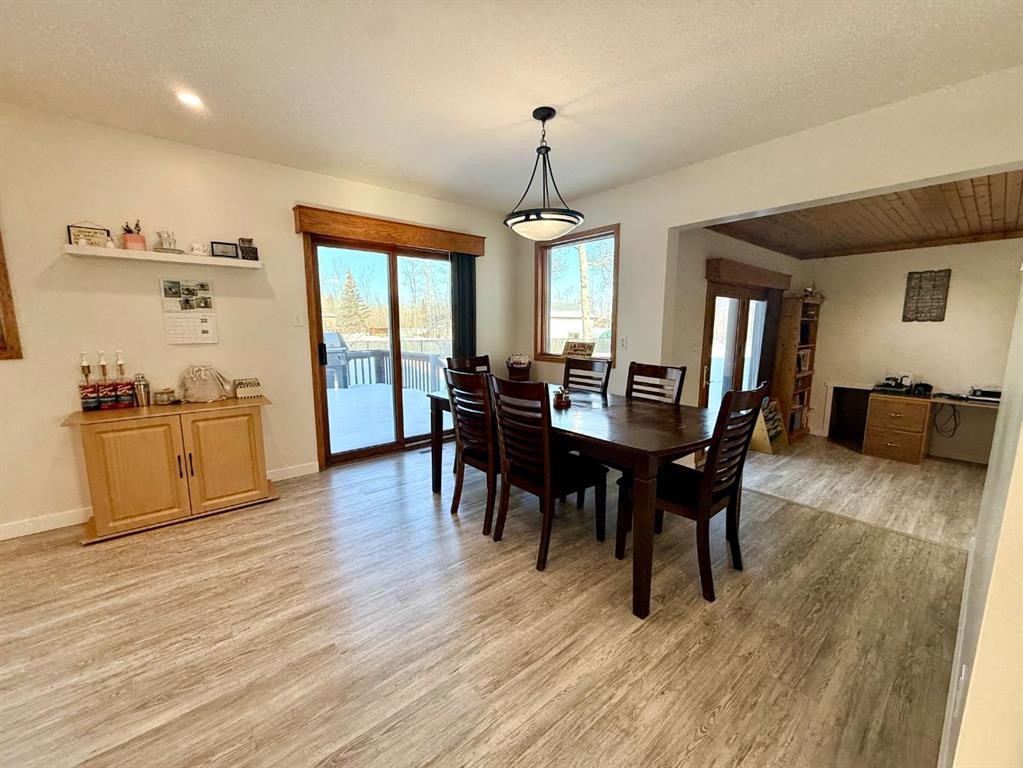 9202 95 Ave, La Crete, AB - Indoor Photo Showing Dining Room