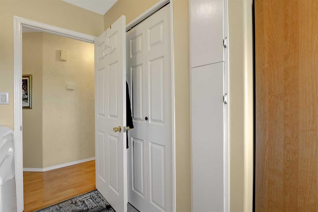 308 11Th Avenue, Beaverlodge, AB - Indoor