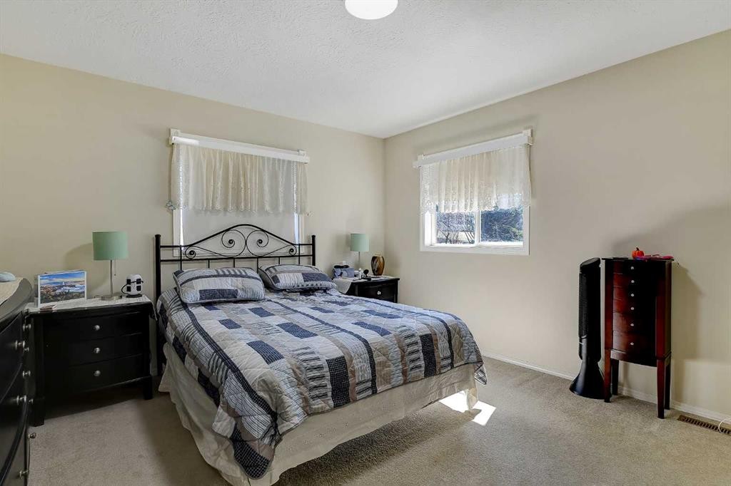 308 11Th Avenue, Beaverlodge, AB - Indoor Photo Showing Bedroom