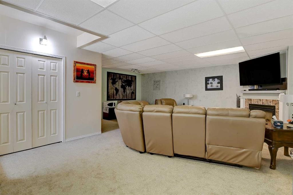 308 11Th Avenue, Beaverlodge, AB - Indoor Photo Showing Basement