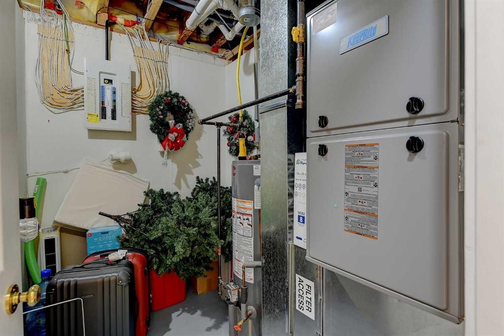 308 11Th Avenue, Beaverlodge, AB - Indoor Photo Showing Basement