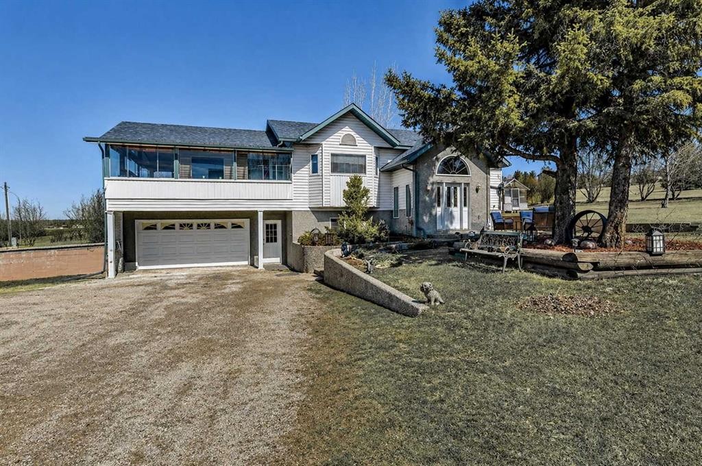308 11Th Avenue, Beaverlodge, AB - Outdoor