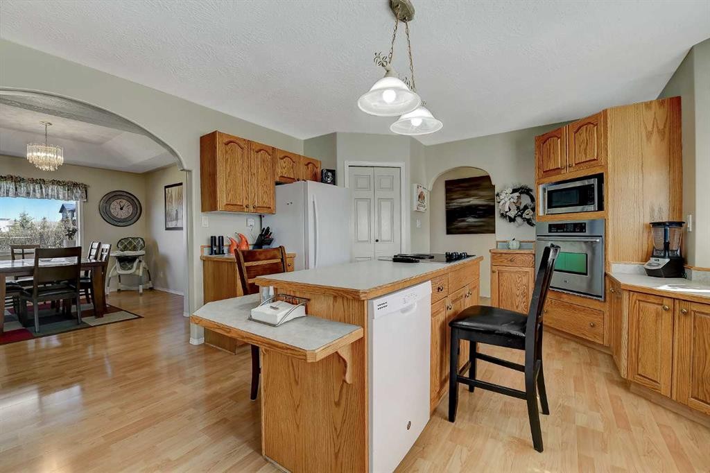308 11Th Avenue, Beaverlodge, AB - Indoor Photo Showing Kitchen