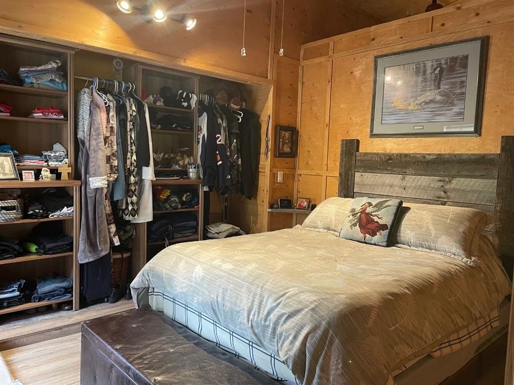 7923 Range Road 73, Rural Saddle Hills County, AB - Indoor Photo Showing Bedroom