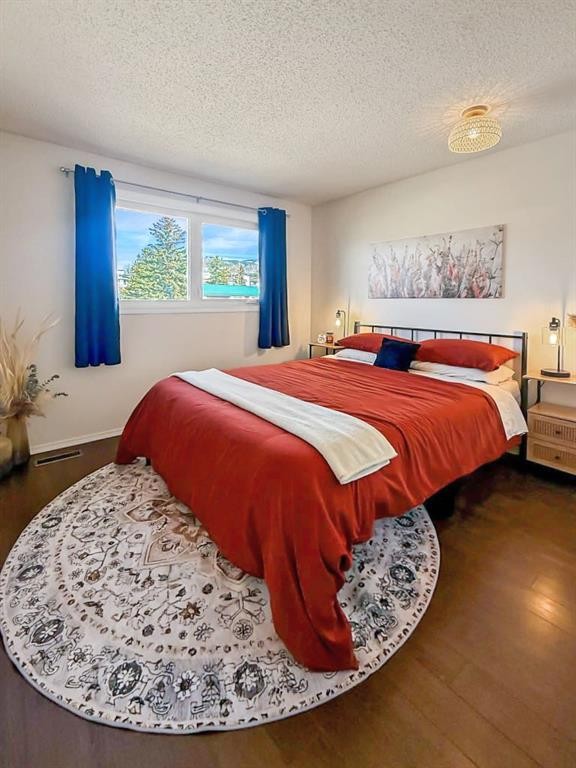 49 97Th Avenue, Grande Cache, AB - Indoor Photo Showing Bedroom