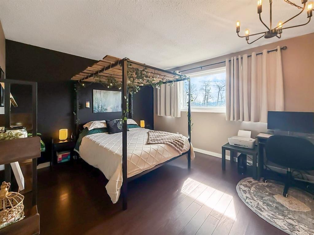 49 97Th Avenue, Grande Cache, AB - Indoor Photo Showing Bedroom