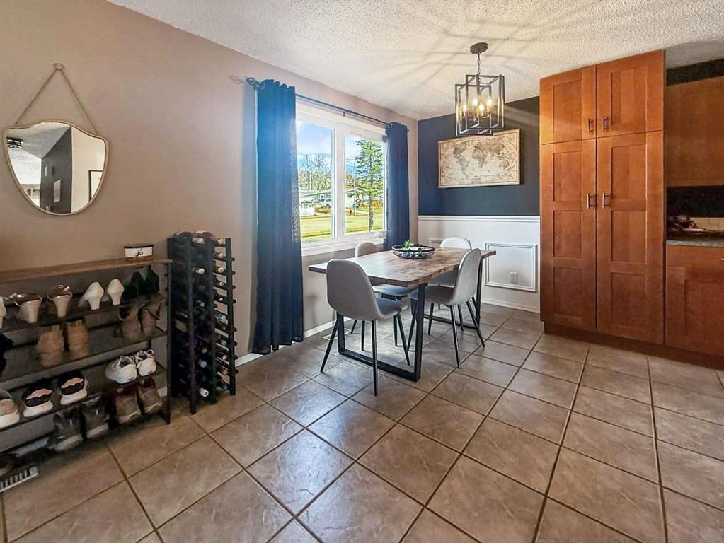 49 97Th Avenue, Grande Cache, AB - Indoor Photo Showing Dining Room