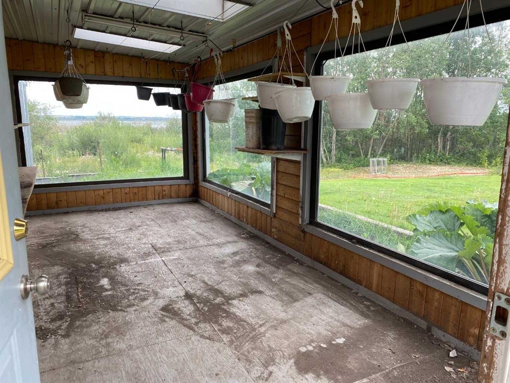 60037 Twp Rd 725, Clairmont, AB - Indoor Photo Showing Other Room