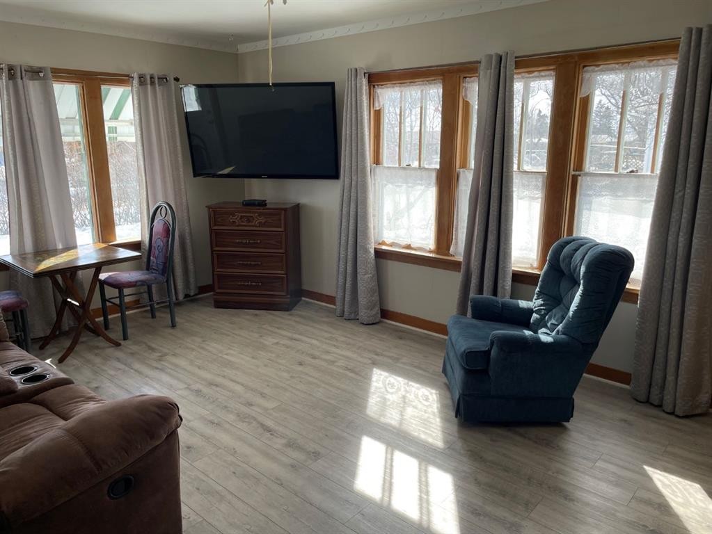 11208 102 Avenue, Fairview, AB - Indoor Photo Showing Living Room