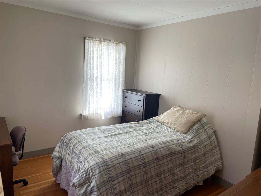 11208 102 Avenue, Fairview, AB - Indoor Photo Showing Bedroom