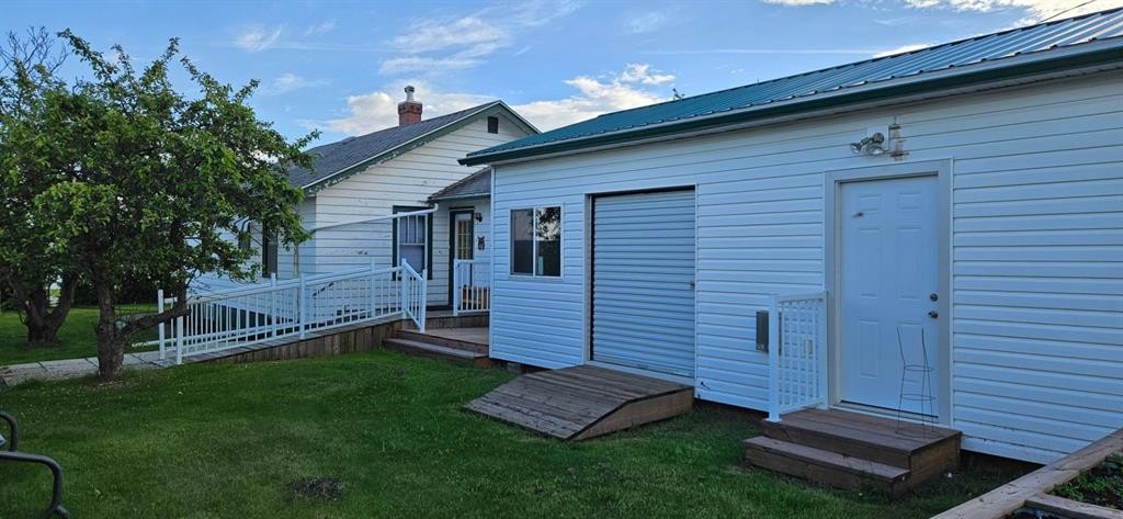 11208 102 Avenue, Fairview, AB - Outdoor With Exterior