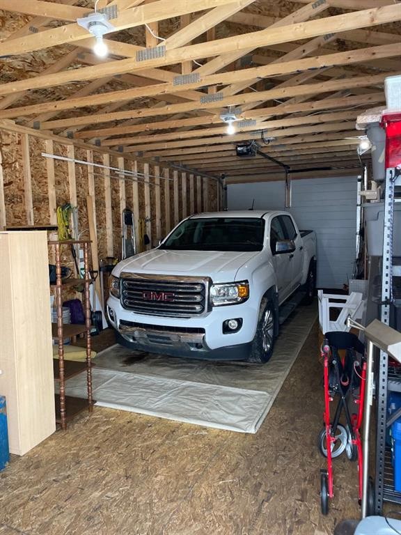 11208 102 Avenue, Fairview, AB - Indoor Photo Showing Garage
