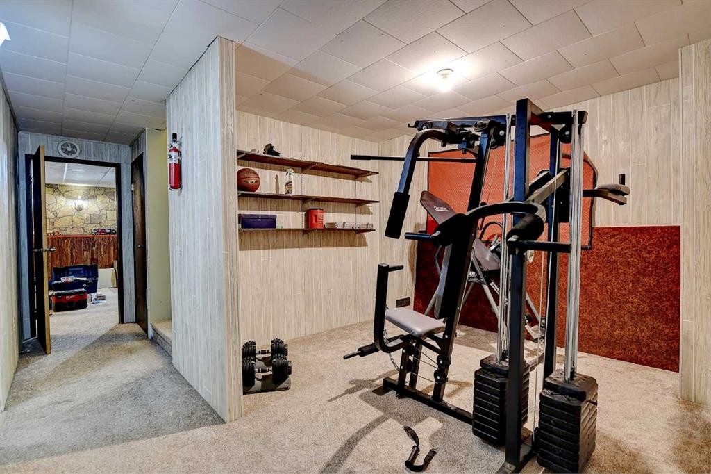 10011 95 Avenue, Wembley, AB - Indoor Photo Showing Gym Room