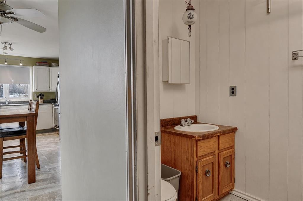 10011 95 Avenue, Wembley, AB - Indoor