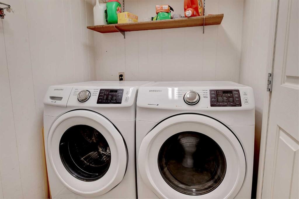 10011 95 Avenue, Wembley, AB - Indoor Photo Showing Laundry Room