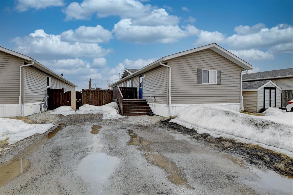 9517 111 Avenue, Clairmont, AB - Outdoor