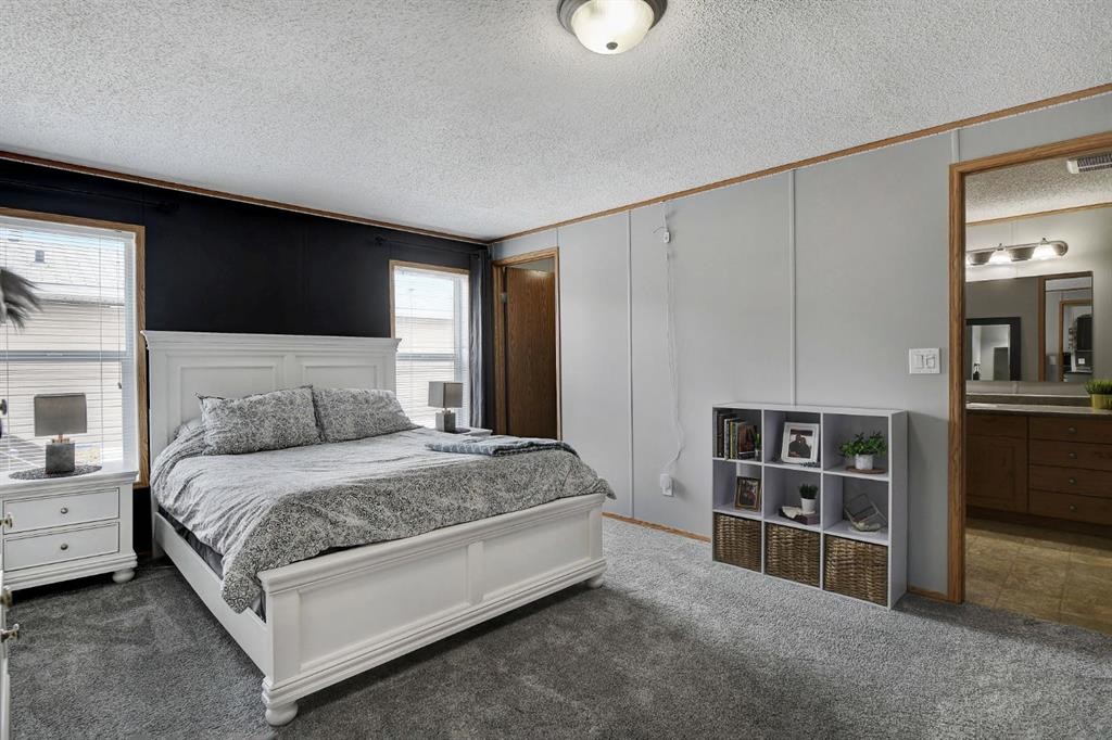 9517 111 Avenue, Clairmont, AB - Indoor Photo Showing Bedroom