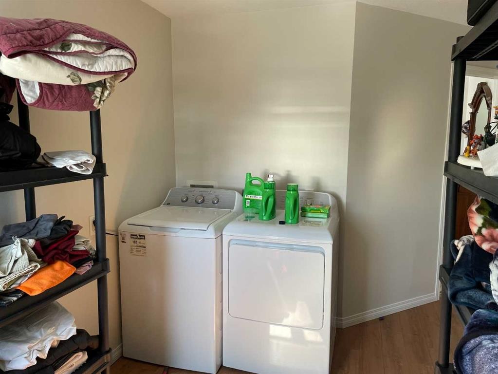 10703 108 Avenue, Fairview, AB - Indoor Photo Showing Laundry Room