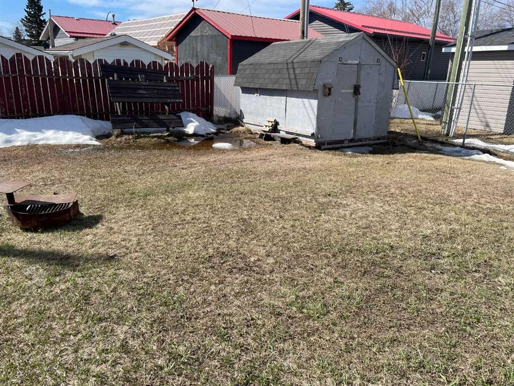 10703 108 Avenue, Fairview, AB - Outdoor