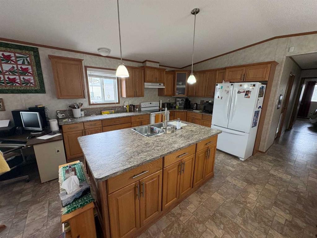 7834 97 Avenue, Peace River, AB