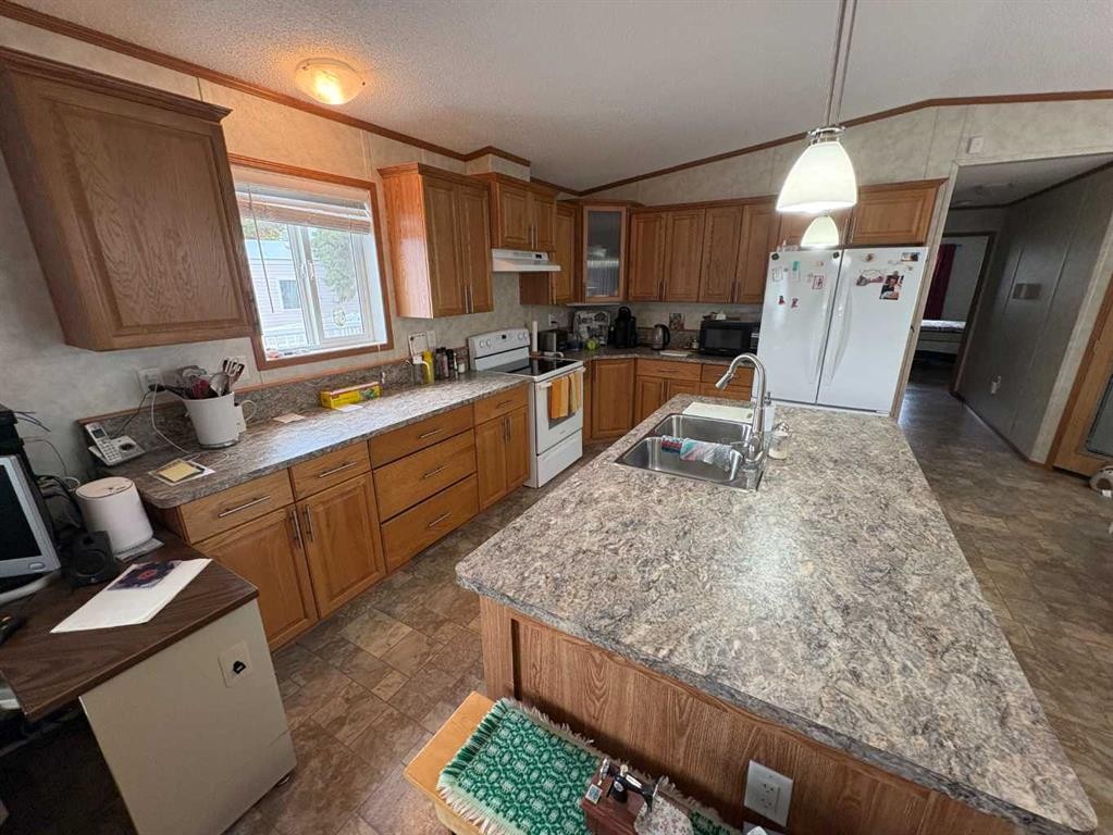 7834 97 Avenue, Peace River, AB