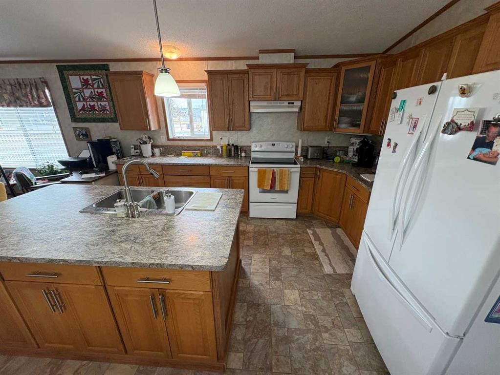7834 97 Avenue, Peace River, AB