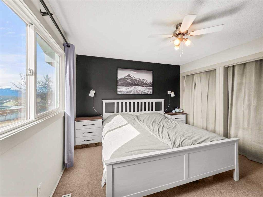 10833 99 Avenue, Grande Cache, AB - Indoor Photo Showing Bedroom