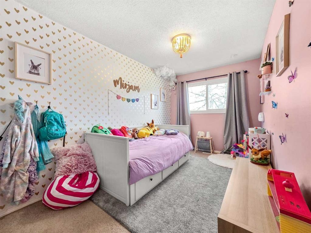 10833 99 Avenue, Grande Cache, AB - Indoor Photo Showing Bedroom