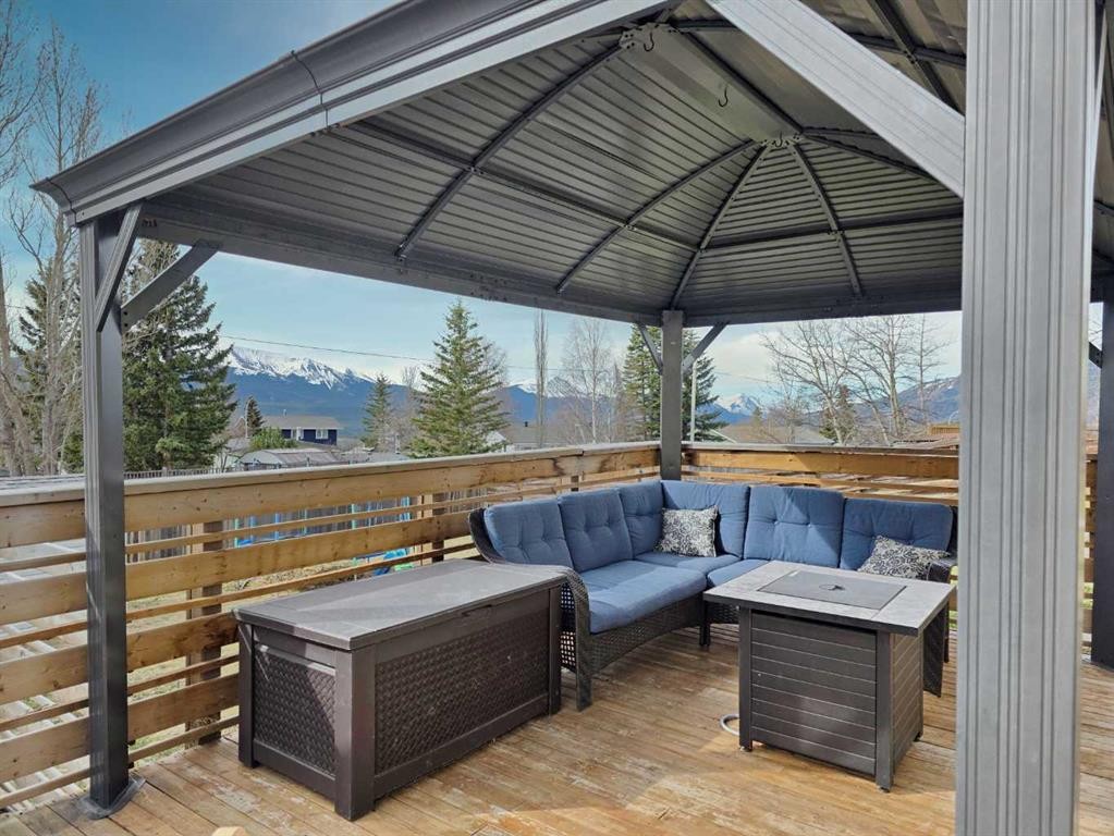 10833 99 Avenue, Grande Cache, AB - Outdoor With Exterior